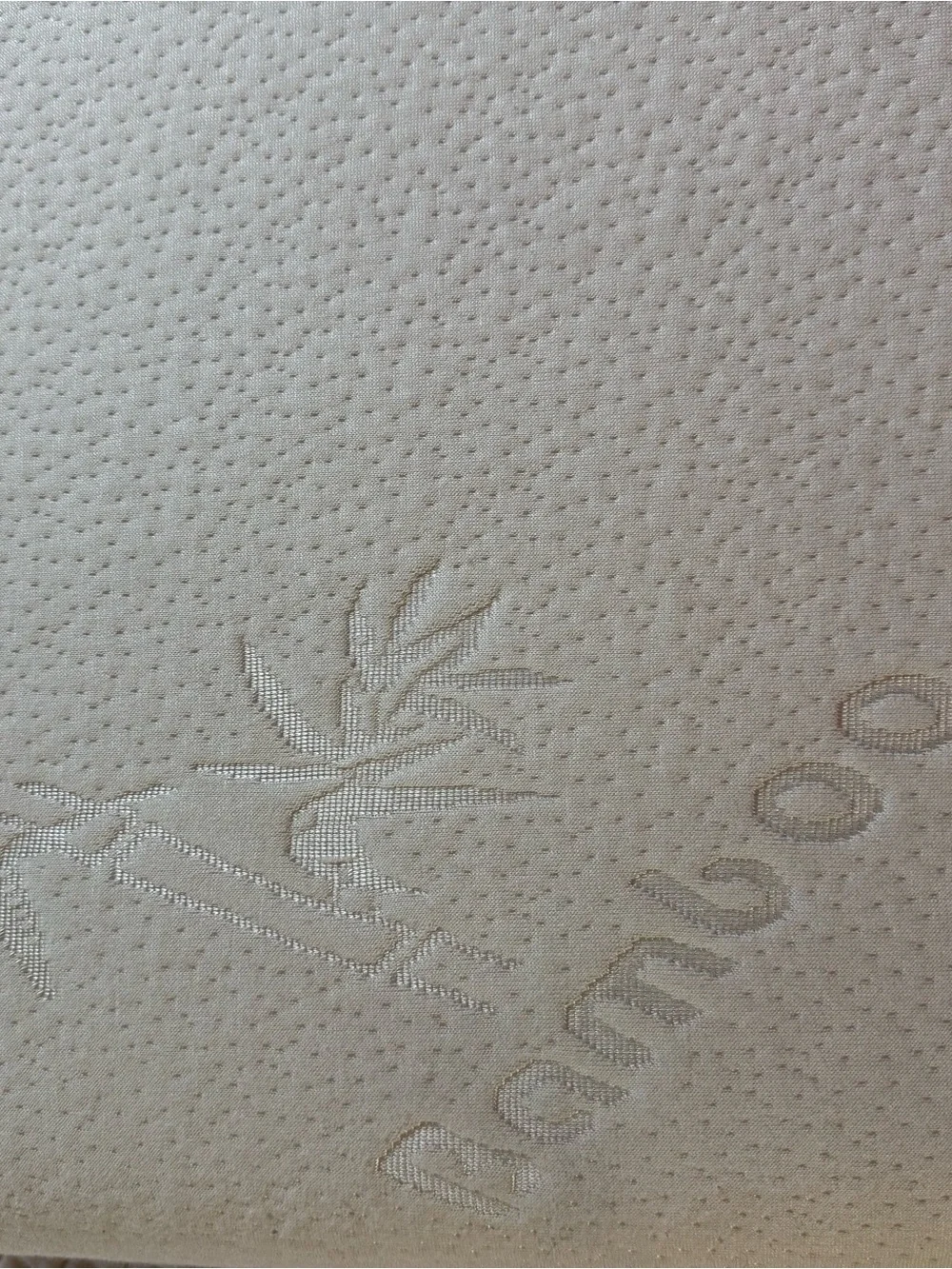 LUNIX. BAMBOO Contour Memory Foam Pillow - White and Brown